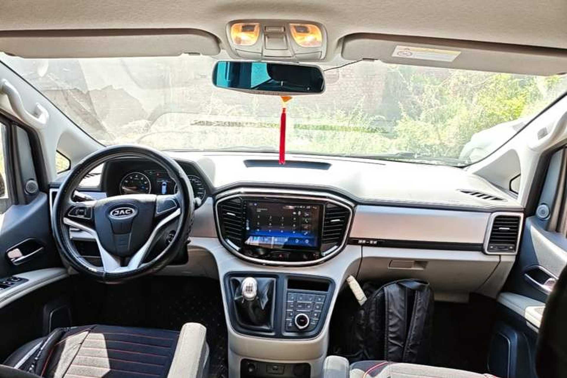 Used JAC Refine M4 2021 2.0L Manual Commercial Edition Center Console
