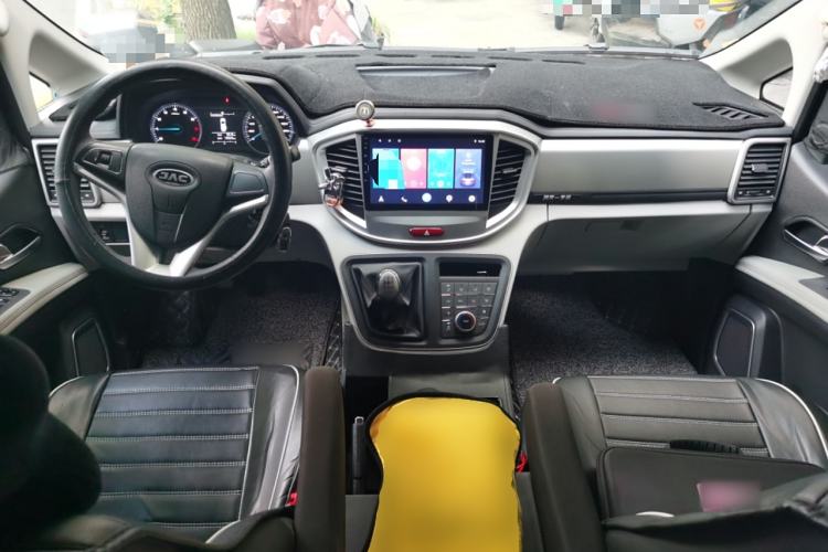 Used JAC Refine M4 2021 2.0L Manual Commercial Edition Center Console