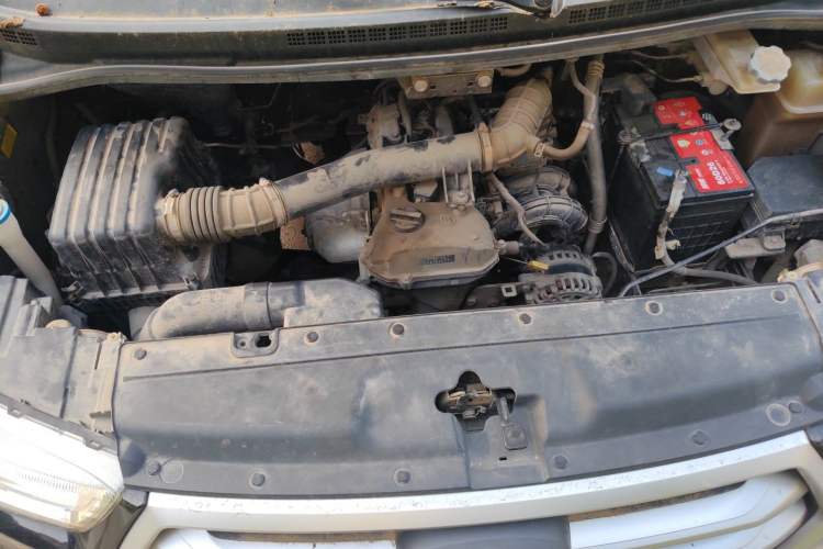 Used JAC Refine M4 2021 2.0L Manual Comfort Edition Engine Bay