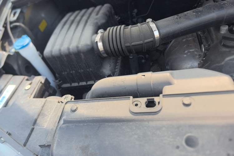 Used JAC Refine M4 2021 2.0L Manual Commercial Edition Engine Bay Right