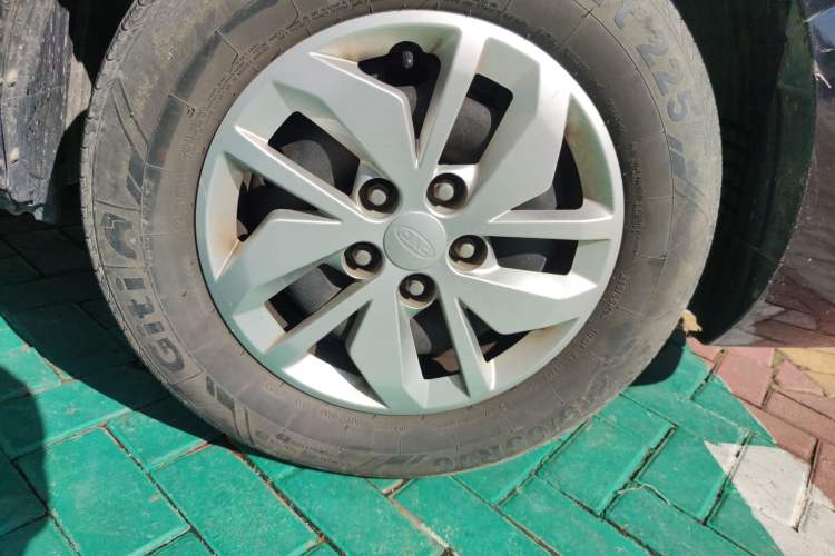 Used JAC Refine M4 2021 2.0L Manual Comfort Edition Exterior 7
