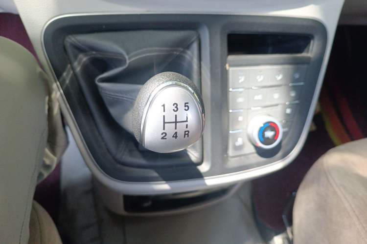 Used JAC Refine M4 2021 2.0L Manual Commercial Edition Gear Lever