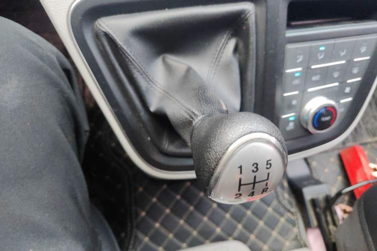 Used JAC Refine M4 2021 2.0L Manual Commercial Edition Gear Lever