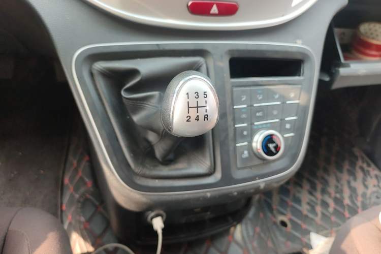 Used JAC Refine M4 2021 2.0L Manual Comfort Edition Gear Lever