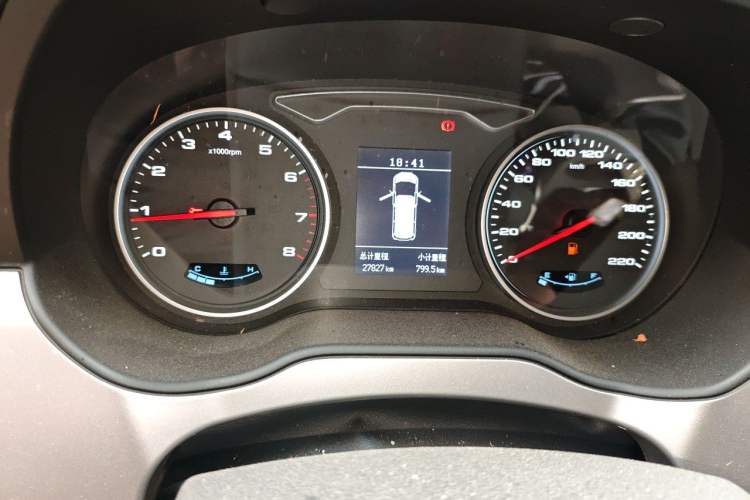 Used JAC Refine M4 2021 2.0L Manual Comfort Edition Instrument Cluster