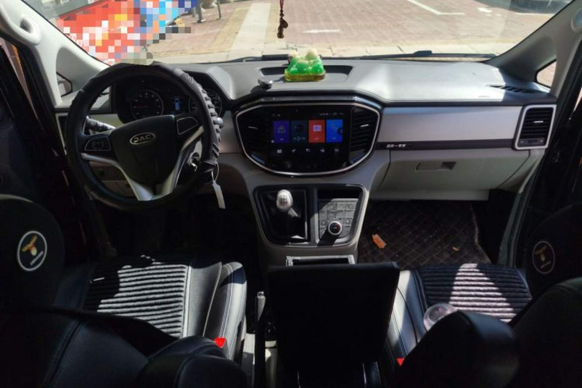 Used JAC Refine M4 2021 2.0L Manual Comfort Edition Interior 2