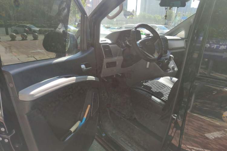 Used JAC Refine M4 2021 2.0L Manual Comfort Edition Interior 3