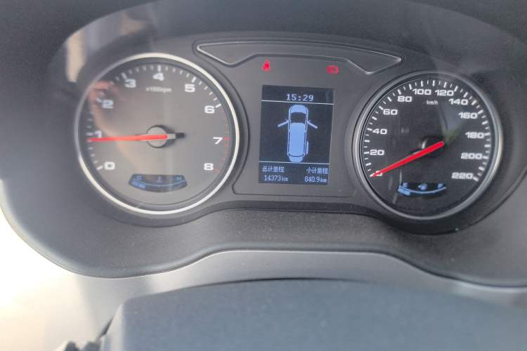 Used JAC Refine M4 2021 2.0L Manual Commercial Edition Odometer Close Up