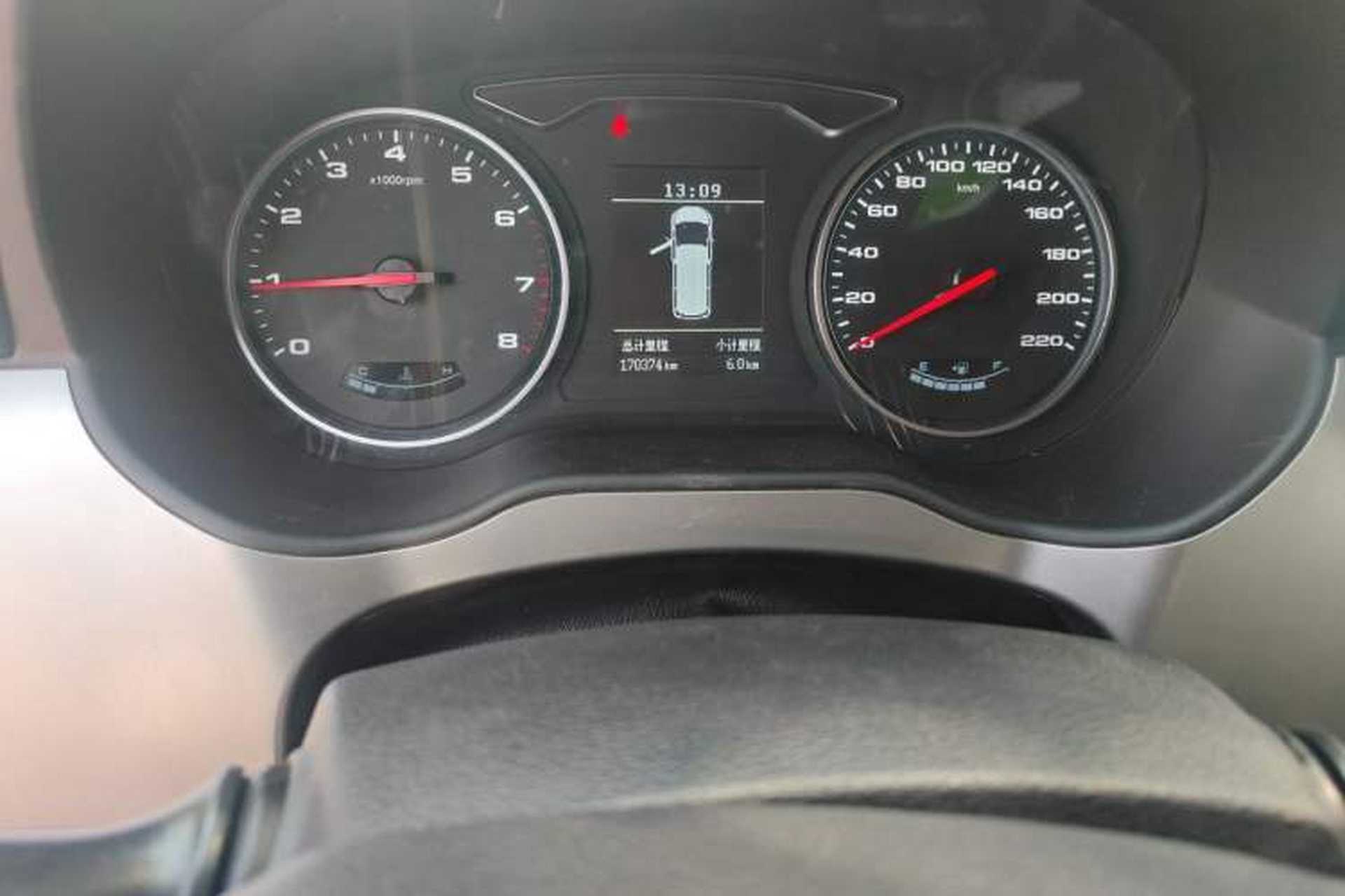 Used JAC Refine M4 2021 2.0L Manual Commercial Edition Odometer Close Up