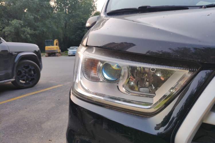 Used JAC Refine M4 2021 2.0L Manual Comfort Edition Right Front Headlight
