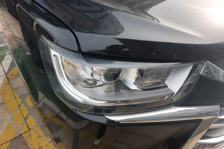 Used JAC Refine M4 2021 2.0L Manual Comfort Edition Right Front Headlight