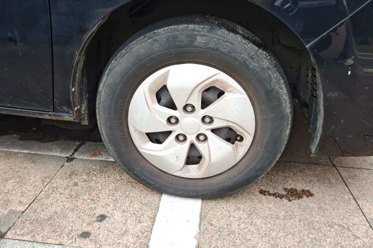 Used JAC Refine M4 2021 2.0L Manual Comfort Edition Right Front Wheel Hub