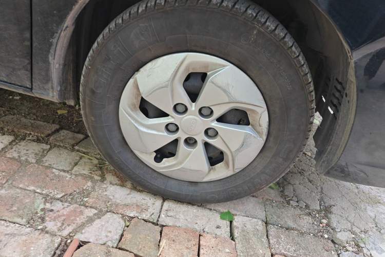 Used JAC Refine M4 2021 2.0L Manual Comfort Edition Right Front Wheel Hub