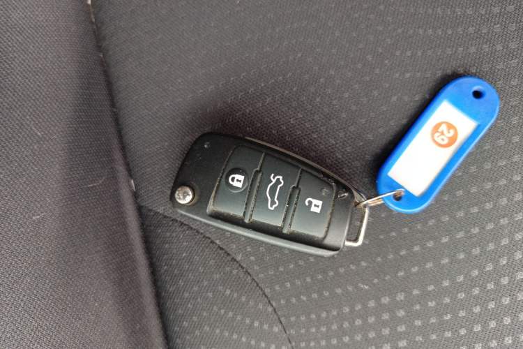 Used JAC Refine M4 2021 2.0L Manual Comfort Edition Vehicle Key