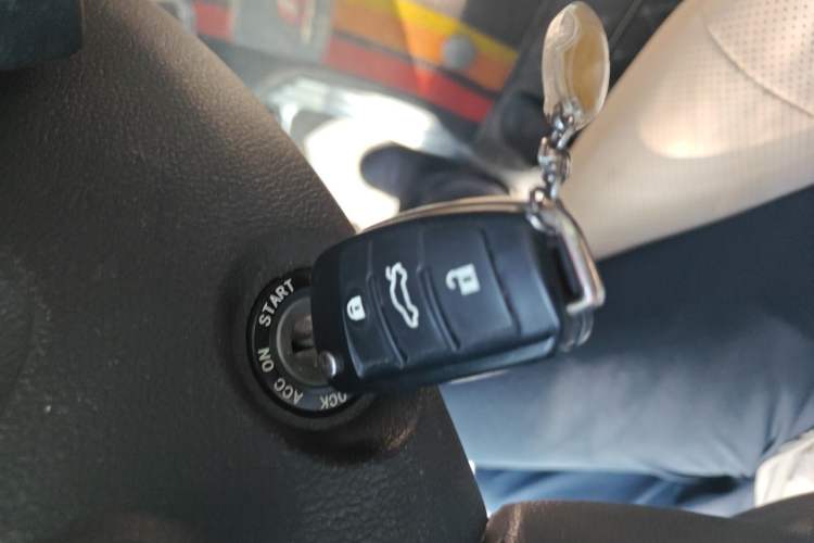 Used JAC Refine M4 2021 2.0L Manual Comfort Edition Vehicle Key