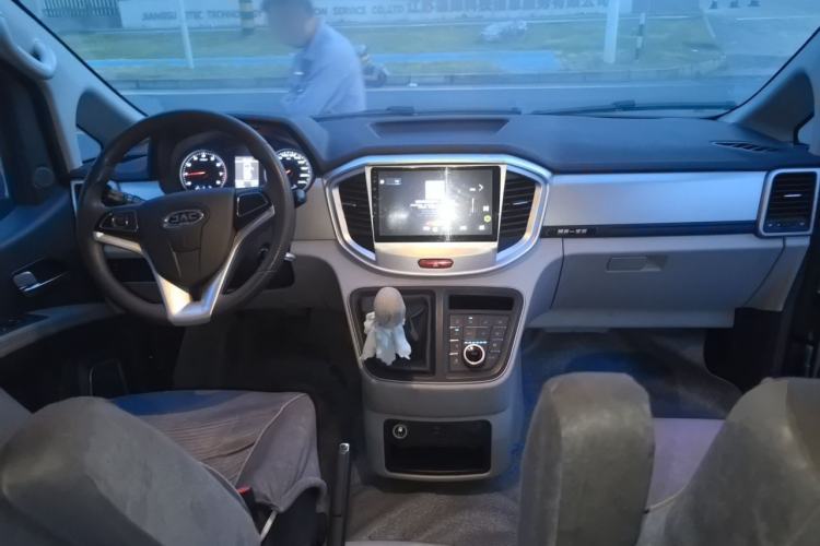 Used JAC Refine M4 2021 2.0L Manual Commercial Edition Center Console