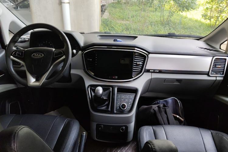 Used JAC Refine M4 2021 2.0L Manual Commercial Edition Center Console
