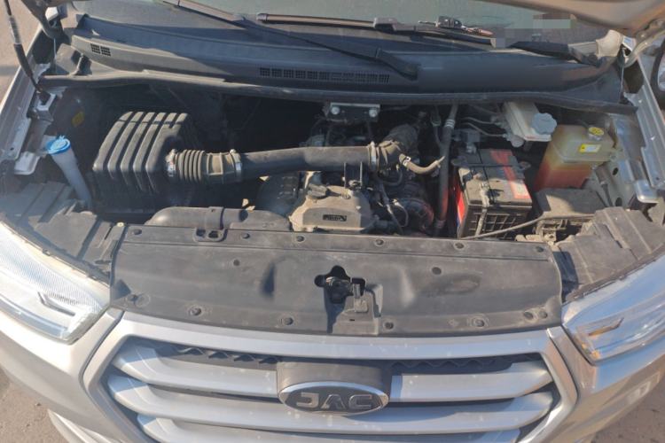 Used JAC Refine M4 2021 2.0L Manual Comfort Edition Engine Bay