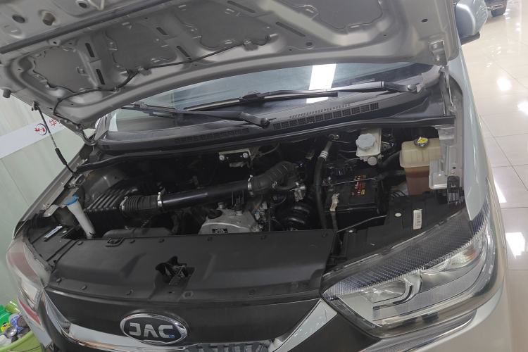 Used JAC Refine M4 2021 2.0L Manual Comfort Edition Engine Bay