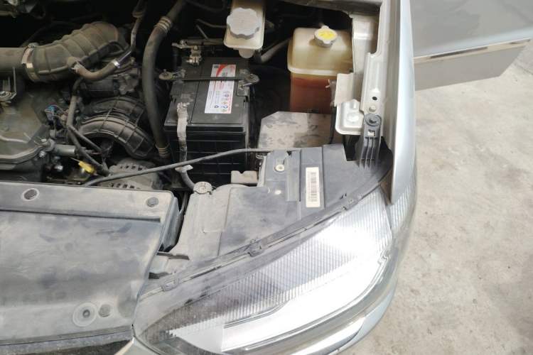 Used JAC Refine M4 2021 2.0L Manual Business Edition Engine Bay Left