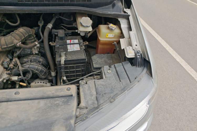 Used JAC Refine M4 2021 2.0L Manual Business Edition Engine Bay Left