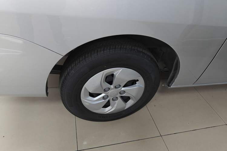 Used JAC Refine M4 2021 2.0L Manual Comfort Edition Exterior 5