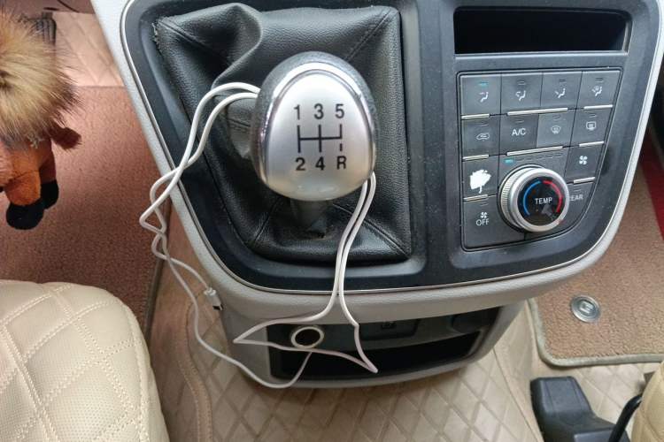 Used JAC Refine M4 2021 2.0L Manual Commercial Edition Gear Lever
