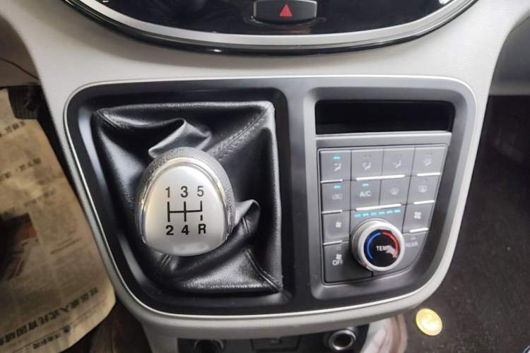 Used JAC Refine M4 2021 2.0L Manual Commercial Edition Gear Lever