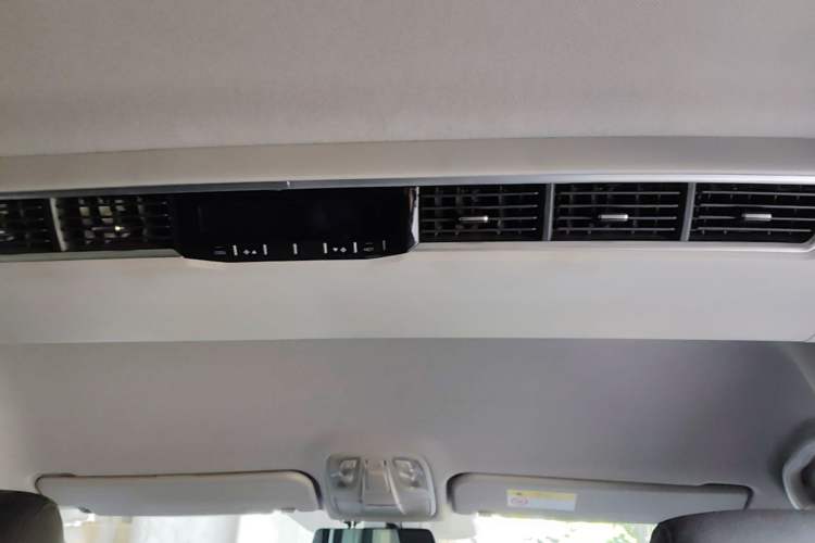 Used JAC Refine M4 2021 2.0L Manual Commercial Edition Headliner