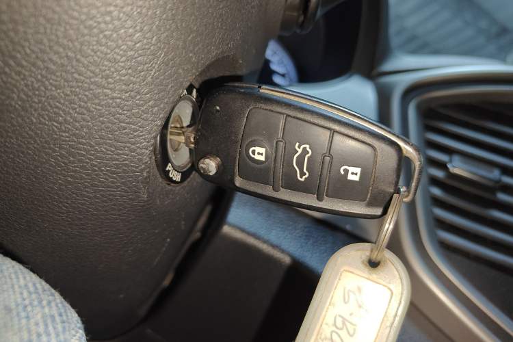 Used JAC Refine M4 2021 2.0L Manual Comfort Edition Interior 1