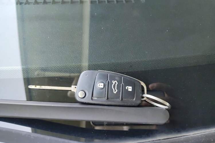Used JAC Refine M4 2021 2.0L Manual Commercial Edition Interior 1