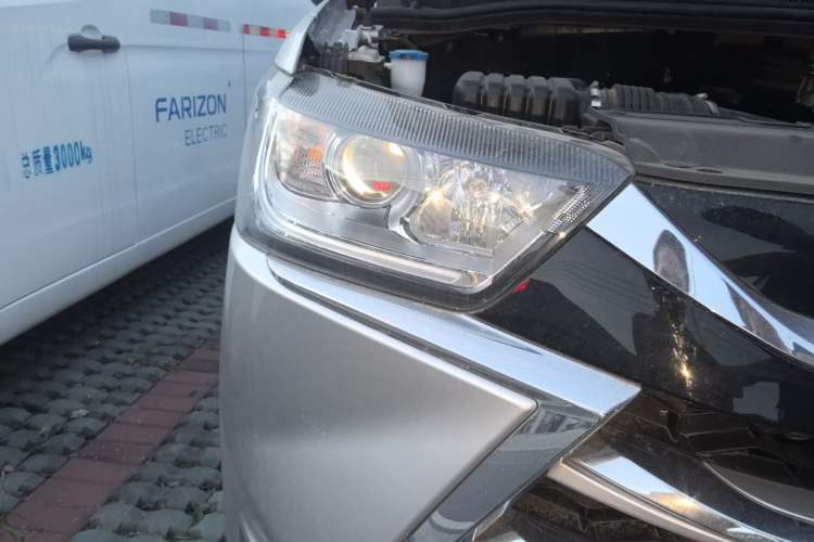 Used JAC Refine M4 2021 2.0L Manual Commercial Edition Right Front Headlight
