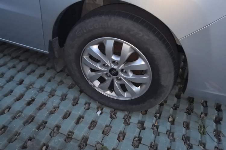 Used JAC Refine M4 2021 2.0L Manual Commercial Edition Right Front Wheel Hub