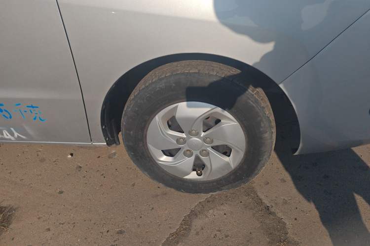Used JAC Refine M4 2021 2.0L Manual Comfort Edition Right Front Wheel Hub