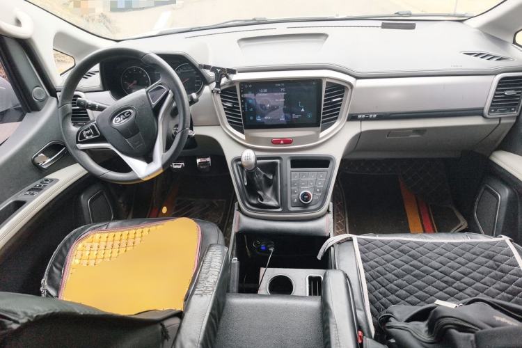 Used JAC Refine M4 2021 2.0L Manual Commercial Edition Center Console