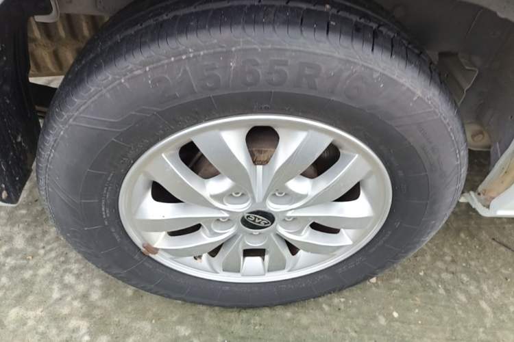 Used JAC Refine M4 2021 2.0L Manual Commercial Edition Exterior 2