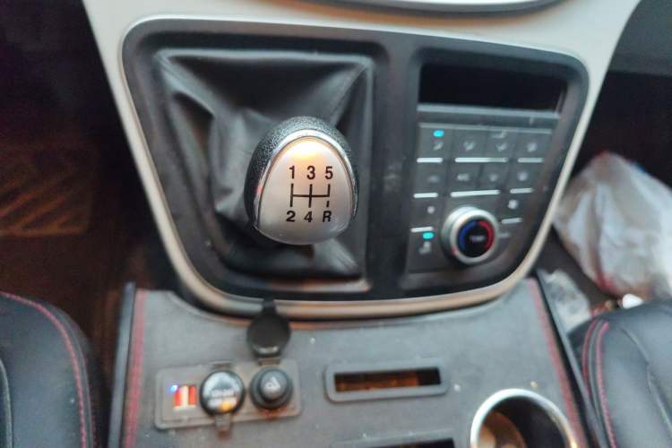 Used JAC Refine M4 2021 2.0L Manual Comfort Edition Gear Lever