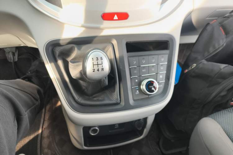 Used JAC Refine M4 2021 2.0L Manual Commercial Edition Gear Lever
