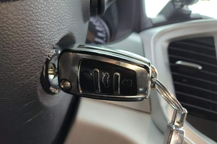 Used JAC Refine M4 2021 2.0L Manual Commercial Edition Interior 1