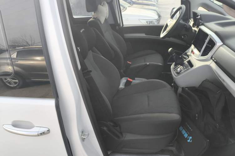 Used JAC Refine M4 2021 2.0L Manual Commercial Edition Right Front Seat