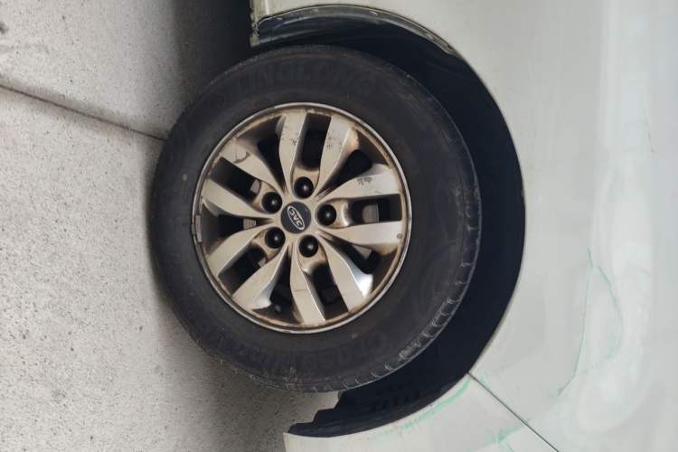 Used JAC Refine M4 2021 2.0L Manual Comfort Edition Right Front Wheel Hub