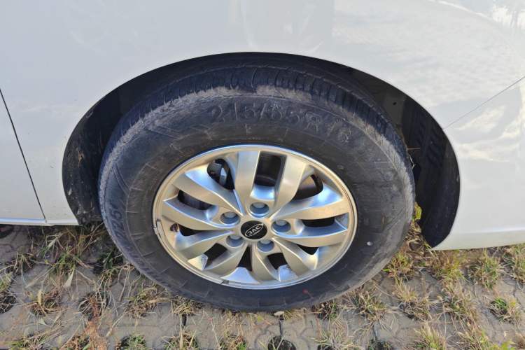 Used JAC Refine M4 2021 2.0L Manual Commercial Edition Right Front Wheel Hub
