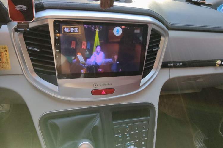 Used JAC Refine M4 2022 2.0L CNG Manual Commercial & Travel Version Audio And AC Panel
