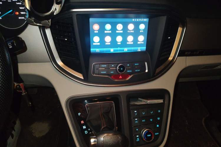 Used JAC Refine M4 2022 2.0 TGDI Automatic Business Edition Audio And AC Panel