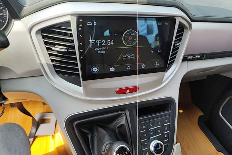 Used JAC Refine M4 2022 2.0 CTI Diesel Manual Jingrui Model Audio And AC Panel