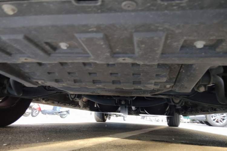 Used JAC Refine M4 2022 2.0L CNG Manual Commercial & Travel Version Chassis Front