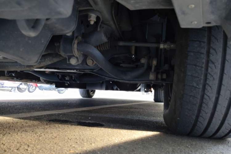Used JAC Refine M4 2022 2.0L CNG Manual Commercial & Travel Version Chassis Front Left