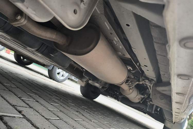 Used JAC Refine M4 2022 2.0 CTI Diesel Manual Jingrui Model Chassis Rear Right
