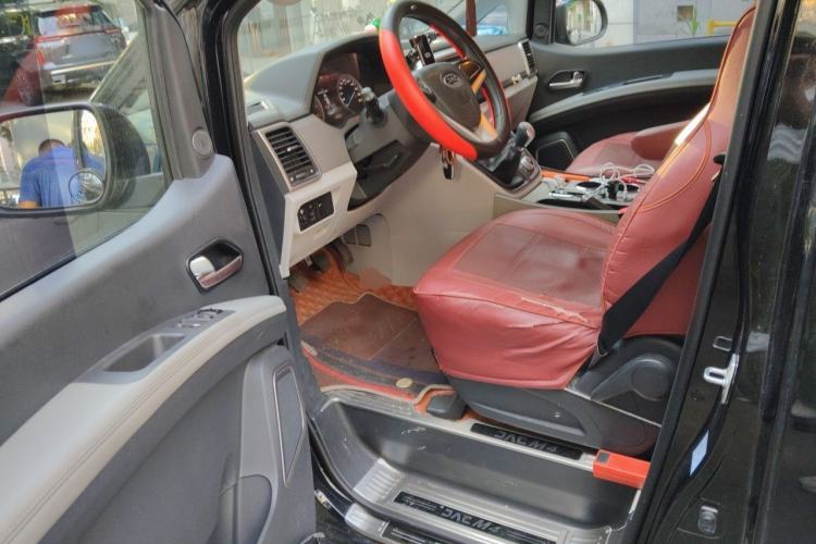 Used JAC Refine M4 2022 2.0L CNG Manual Commercial & Travel Version Driver Seat