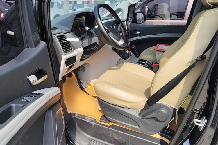 Used JAC Refine M4 2022 2.0 CTI Diesel Manual Jingrui Model Driver Seat